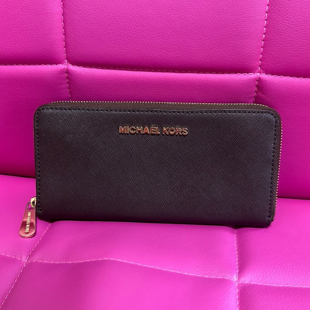 Michael Kors Full Size Zip Around Wallet - Jet Set Continental Wallet, Saffiano